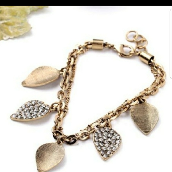 Gold Leaves Bracelet! - Picture 2 of 3